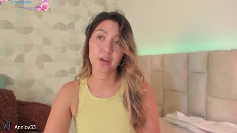 Ana Lucia online show from 09/26/25, 09:52