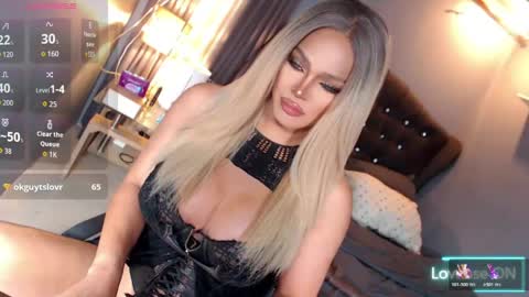 Snapshot of anna_mclaine chatting on 05/27/26, 12:40 Miss Anna online show from 05/27/26, 12:40
