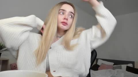 Anna online show from 12/19/24, 04:57