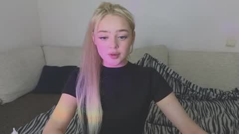 Snapshot of anna_nickol chatting on 03/19/26, 03:38 Anna online show from 03/19/26, 03:38