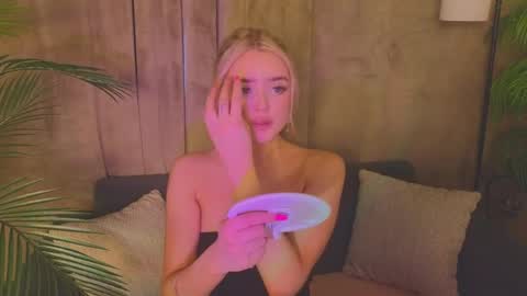 Anna online show from 06/08/26, 06:41