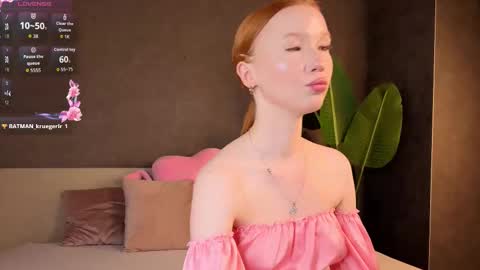 Snapshot of anna_patterson chatting on 09/16/25, 08:26 Anna online show from 09/16/25, 08:26