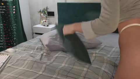 Snapshot of anna_ralphs chatting on 12/21/25, 01:57 Anna online show from 12/21/25, 01:57