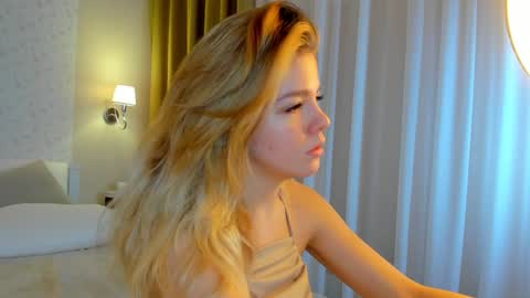 Anna online show from 12/31/24, 01:04