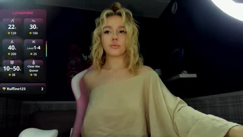 Anna online show from 09/25/25, 01:42