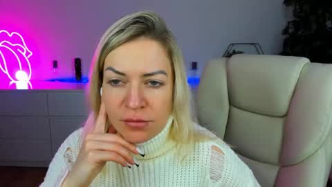 anna_snow9 online show from 10/22/25, 06:02