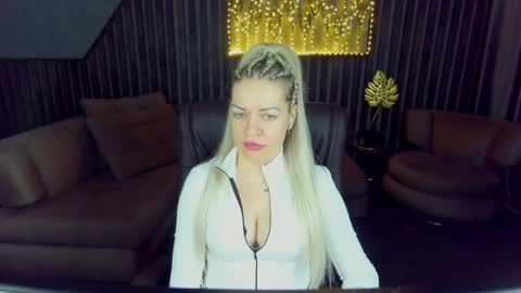 Snapshot of anna_snow9 chatting on 04/18/26, 05:33 anna_snow9 online show from 04/18/26, 05:33