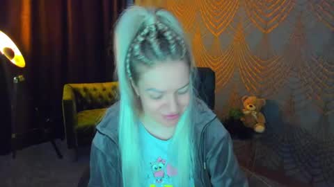 Snapshot of anna_snow9 chatting on 04/27/26, 05:49 anna_snow9 online show from 04/27/26, 05:49