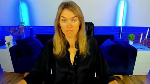 Annabel online show from 09/14/25, 05:17