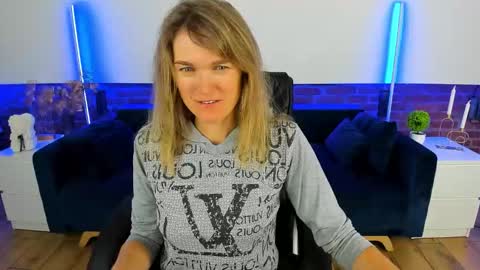 Annabel online show from 09/20/25, 05:52