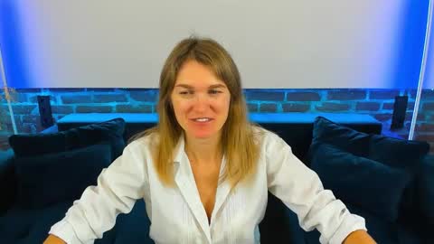 Annabel online show from 10/25/25, 06:10