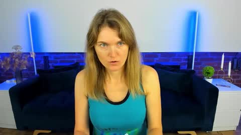 Annabel online show from 10/26/25, 06:52