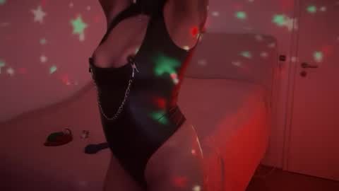 Snapshot of annabelle89x chatting on 02/19/25, 10:01 annabelle89x online show from 02/19/25, 10:01