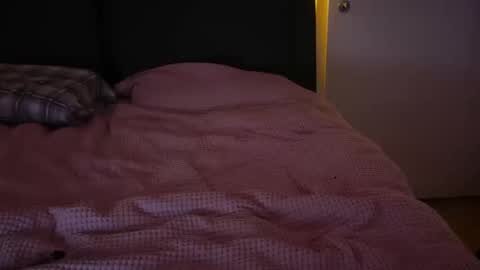 Snapshot of annabelle89x chatting on 11/16/25, 10:54 annabelle89x online show from 11/16/25, 10:54