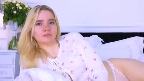 Snapshot of annabellelu chatting on 10/08/25, 02:31 AnnaBelle online show from 10/08/25, 02:31