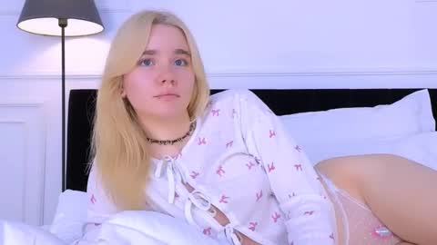 Snapshot of annabellelu chatting on 11/01/25, 05:53 AnnaBelle online show from 11/01/25, 05:53