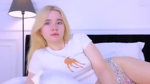 Snapshot of annabellelu chatting on 11/09/25, 02:32 AnnaBelle online show from 11/09/25, 02:32