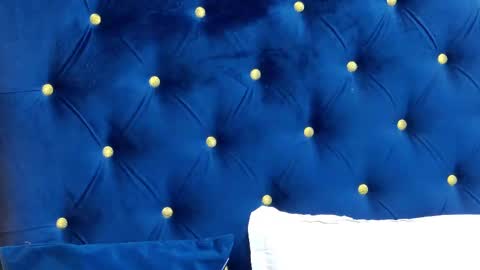 Anna online show from 02/13/25, 09:17