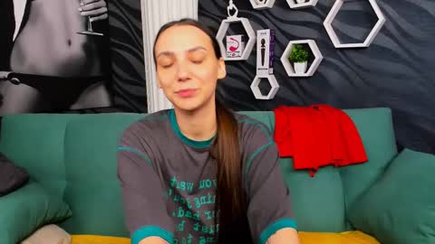 Snapshot of annabishop chatting on 02/19/25, 06:11 annabishop online show from 02/19/25, 06:11