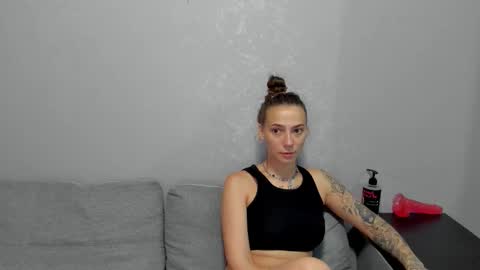 Snapshot of annabishop chatting on 09/14/25, 12:21 annabishop online show from 09/14/25, 12:21