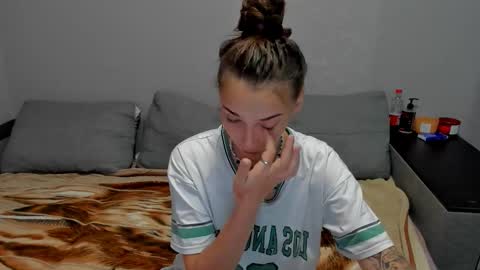 Snapshot of annabishop chatting on 11/23/25, 12:54 annabishop online show from 11/23/25, 12:54