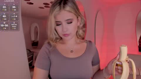 Snapshot of annabrooks_ chatting on 03/11/25, 07:36 Anna Brooks online show from 03/11/25, 07:36