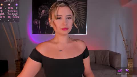 Snapshot of annabrooks_ chatting on 09/10/25, 09:15 Anna Brooks online show from 09/10/25, 09:15