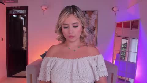 Snapshot of annabrooks_ chatting on 01/14/26, 07:52 Anna Brooks online show from 01/14/26, 07:52