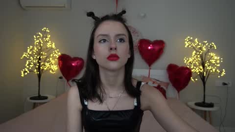 Snapshot of annaelys chatting on 02/21/25, 11:21 Anna online show from 02/21/25, 11:21