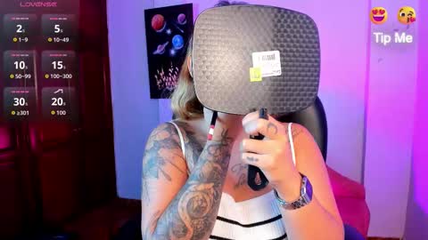 Snapshot of annafoxxx_ chatting on 02/10/26, 11:03 Ana Foxxx online show from 02/10/26, 11:03