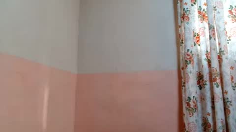 Snapshot of annahhotgirl chatting on 02/22/25, 01:24 annahhotgirl online show from 02/22/25, 01:24