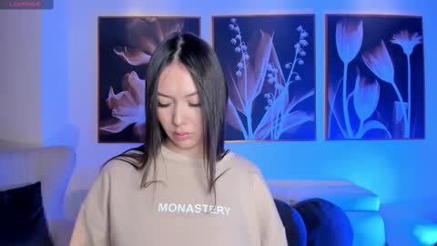 annahoffman_ online show from 10/16/25, 01:12