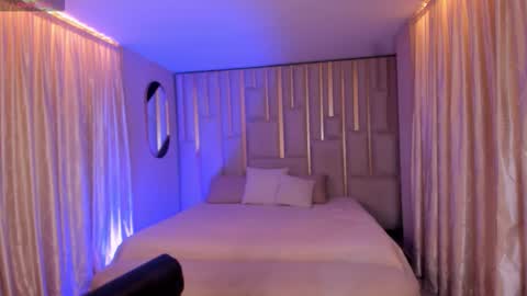 annahoffman_ online show from 10/27/25, 01:04