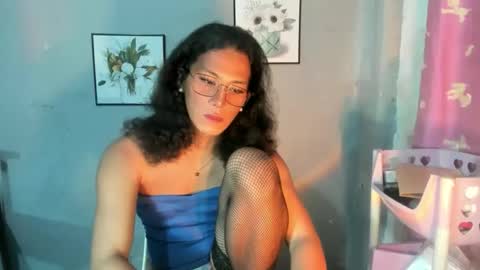 Snapshot of annalala22 chatting on 04/13/26, 01:05 annalala22 online show from 04/13/26, 01:05