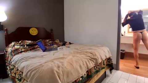 Snapshot of annaleecross chatting on 03/01/26, 02:52 Anna Lee Cross online show from 03/01/26, 02:52