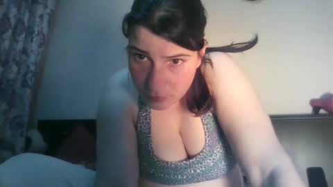 Snapshot of annalouna chatting on 10/31/25, 04:30 Anna online show from 10/31/25, 04:30