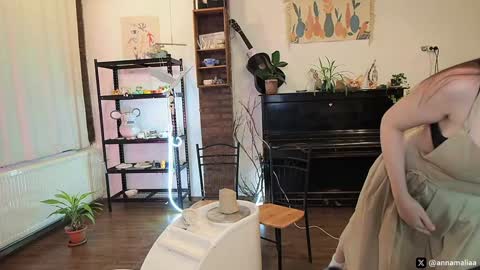 Snapshot of annamalia chatting on 03/25/26, 06:36 Annie follow my onlyfans - 50 off online show from 03/25/26, 06:36