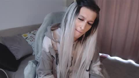 Snapshot of annamoon3 chatting on 04/25/26, 04:59 Anna online show from 04/25/26, 04:59