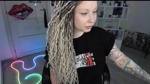 Snapshot of annanebula chatting on 04/09/26, 08:36 Anna online show from 04/09/26, 08:36