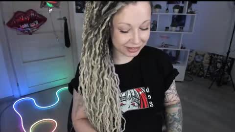 Snapshot of annanebula chatting on 04/12/26, 08:14 Anna online show from 04/12/26, 08:14