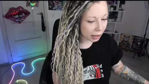 Snapshot of annanebula chatting on 04/15/26, 08:20 Anna online show from 04/15/26, 08:20