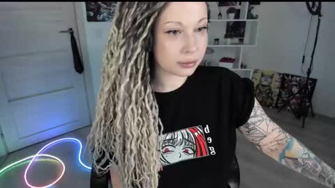 Snapshot of annanebula chatting on 04/25/26, 02:03 Anna online show from 04/25/26, 02:03