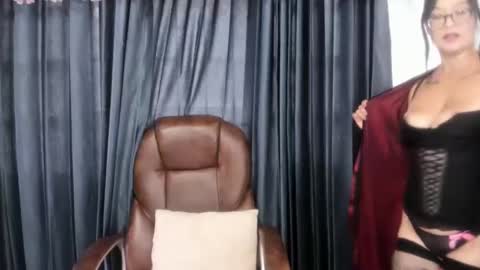 Snapshot of annaperez_ chatting on 03/12/25, 12:57   Anna  online show from 03/12/25, 12:57