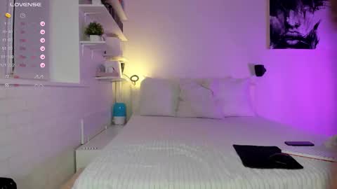 Anna online show from 12/17/25, 01:33