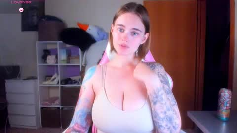 AnnaRoading online show from 10/21/25, 07:47