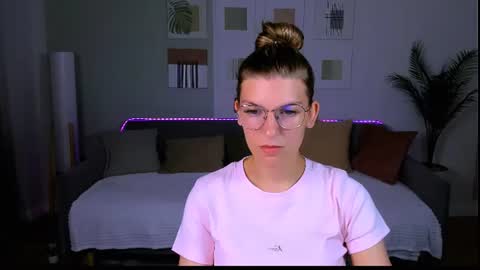 Im Anna online show from 06/24/26, 04:33