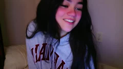 Snapshot of annatigarr chatting on 10/15/25, 03:50 meow online show from 10/15/25, 03:50