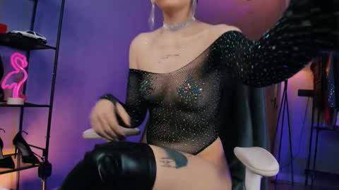 Anna online show from 10/08/25, 07:22