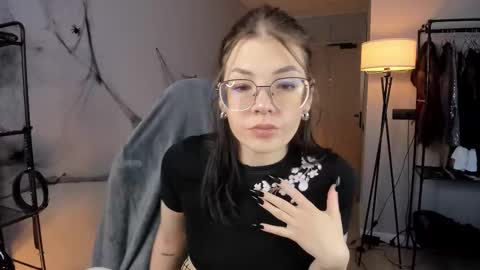 Anna online show from 11/03/25, 06:09