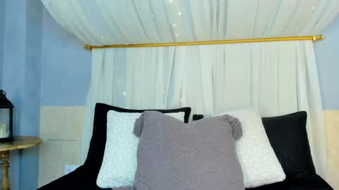 Snapshot of annavictoria__ chatting on 01/11/25, 01:27 Anna Victoria online show from 01/11/25, 01:27